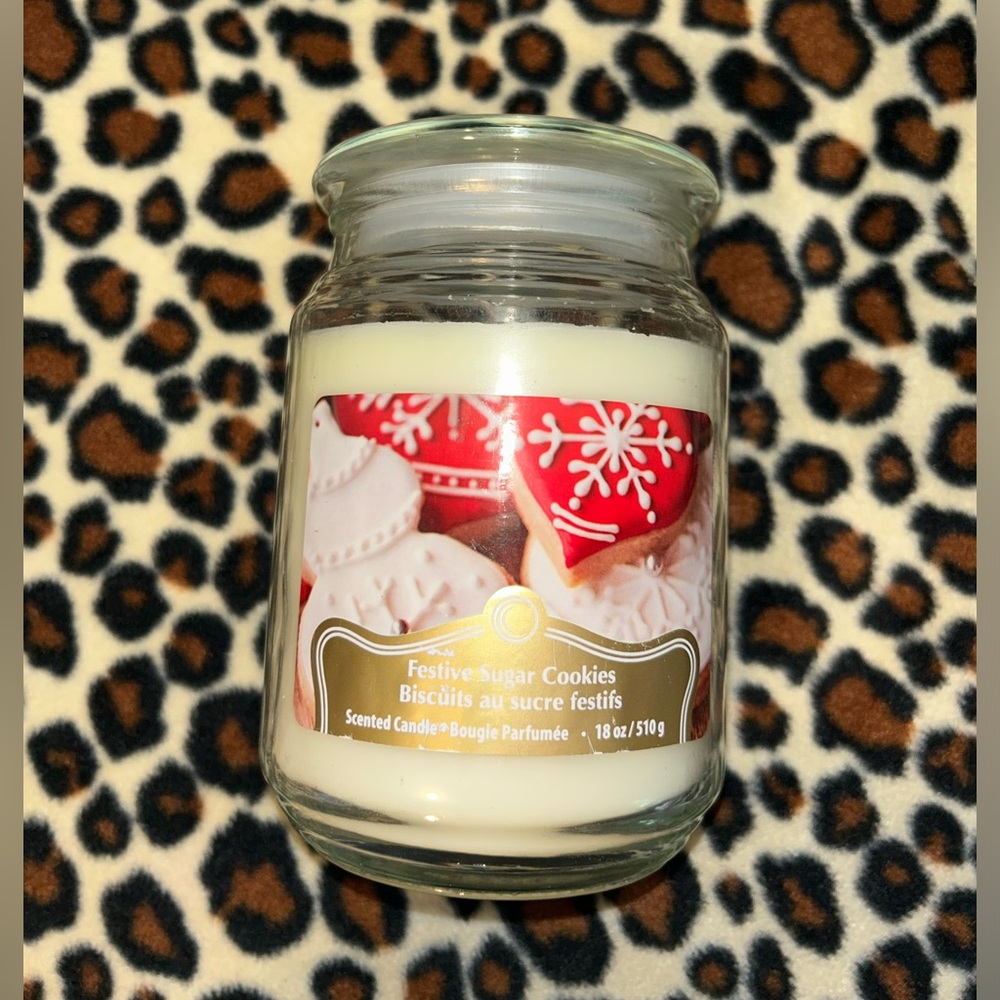 Brand new “festive sugar cookies” candle!